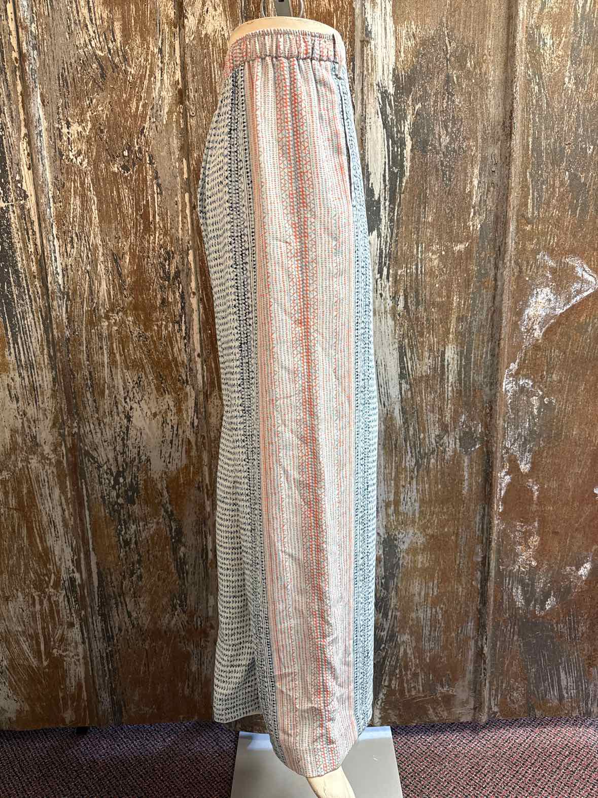 BCBG Maxazria Size Small (4/6) Blue Print Pants