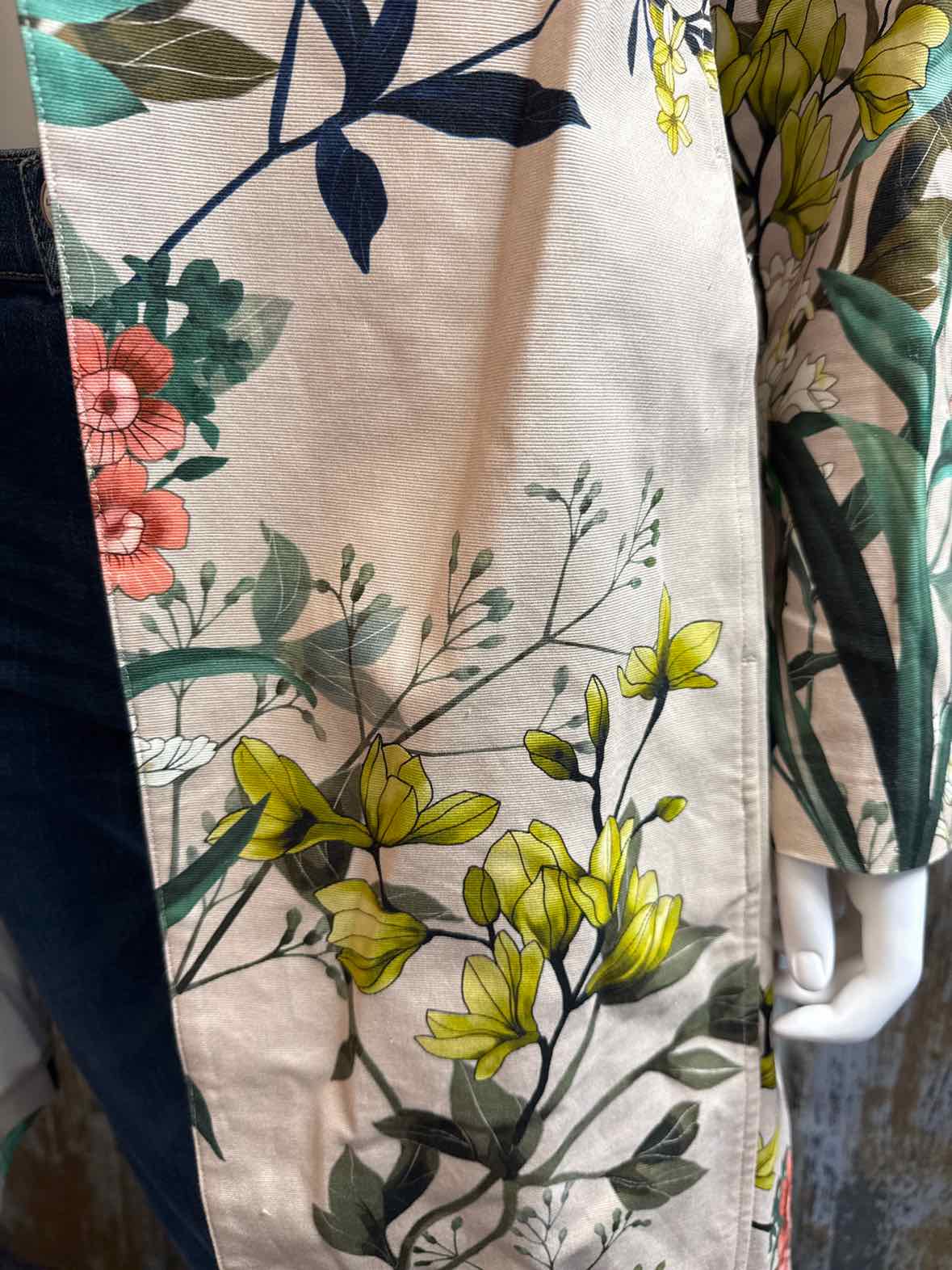 Chico's Size Large Tan/Green Floral Spring Jacket