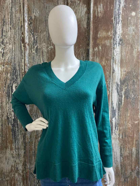 Banana Republic Size Medium Green Sweater