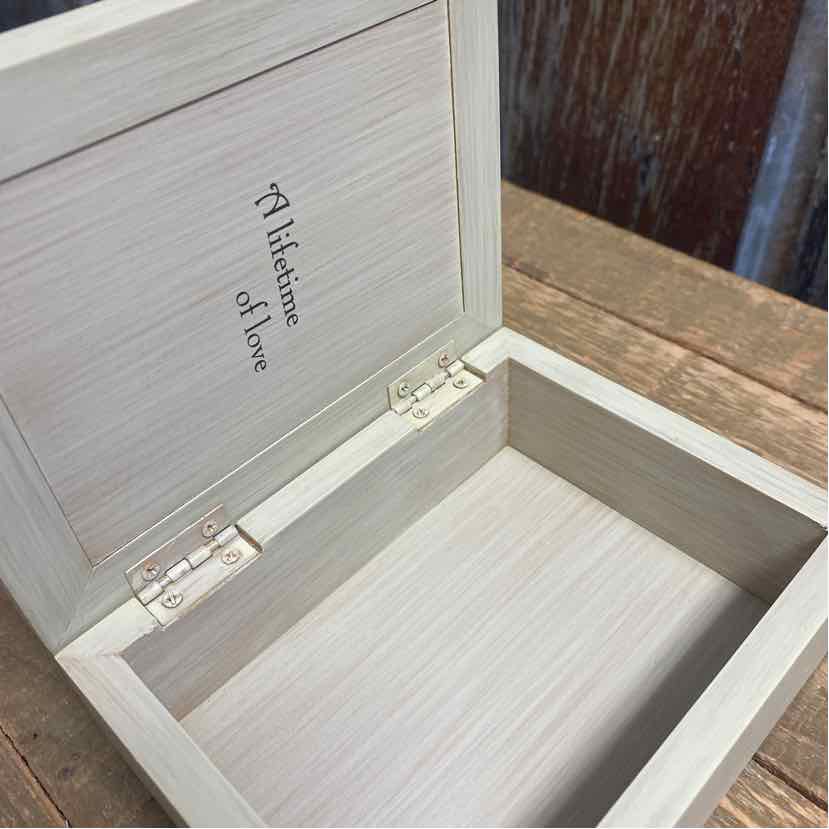 Willow Tree Trinket box