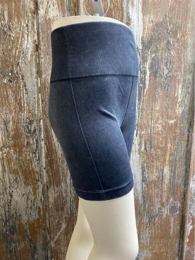 ITZON Size Small (4/6) Black Shorts