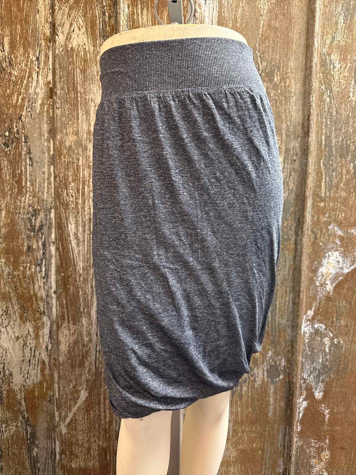 lululemon Size 8 (Medium) Gray Skirt