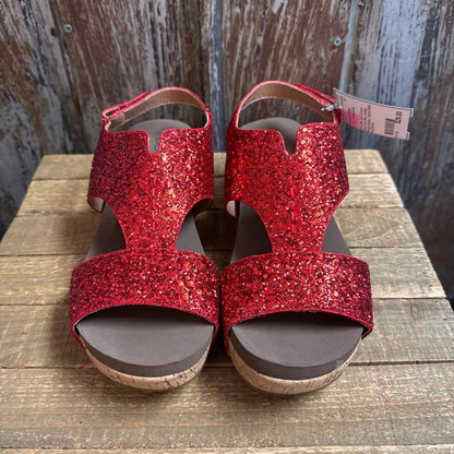 Botique by Corkys 9 Red Sandals
