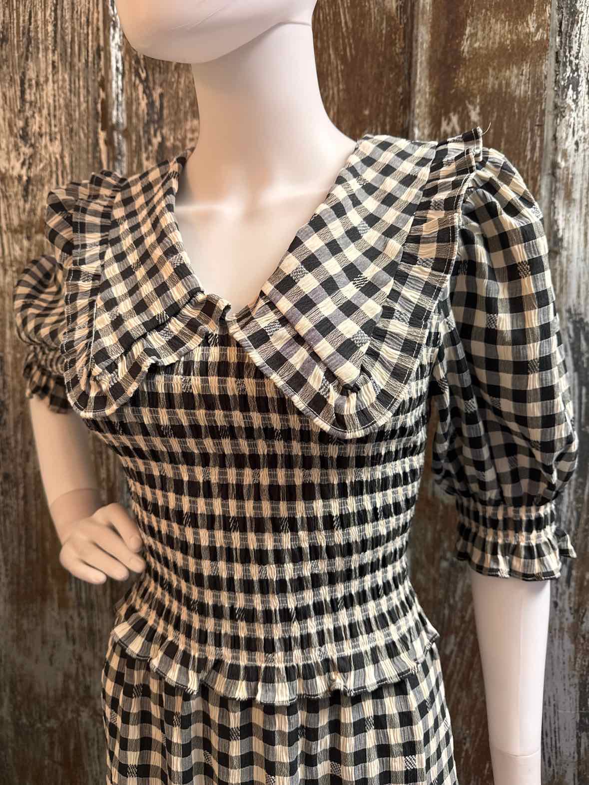 Moon River Size Medium black check Dress