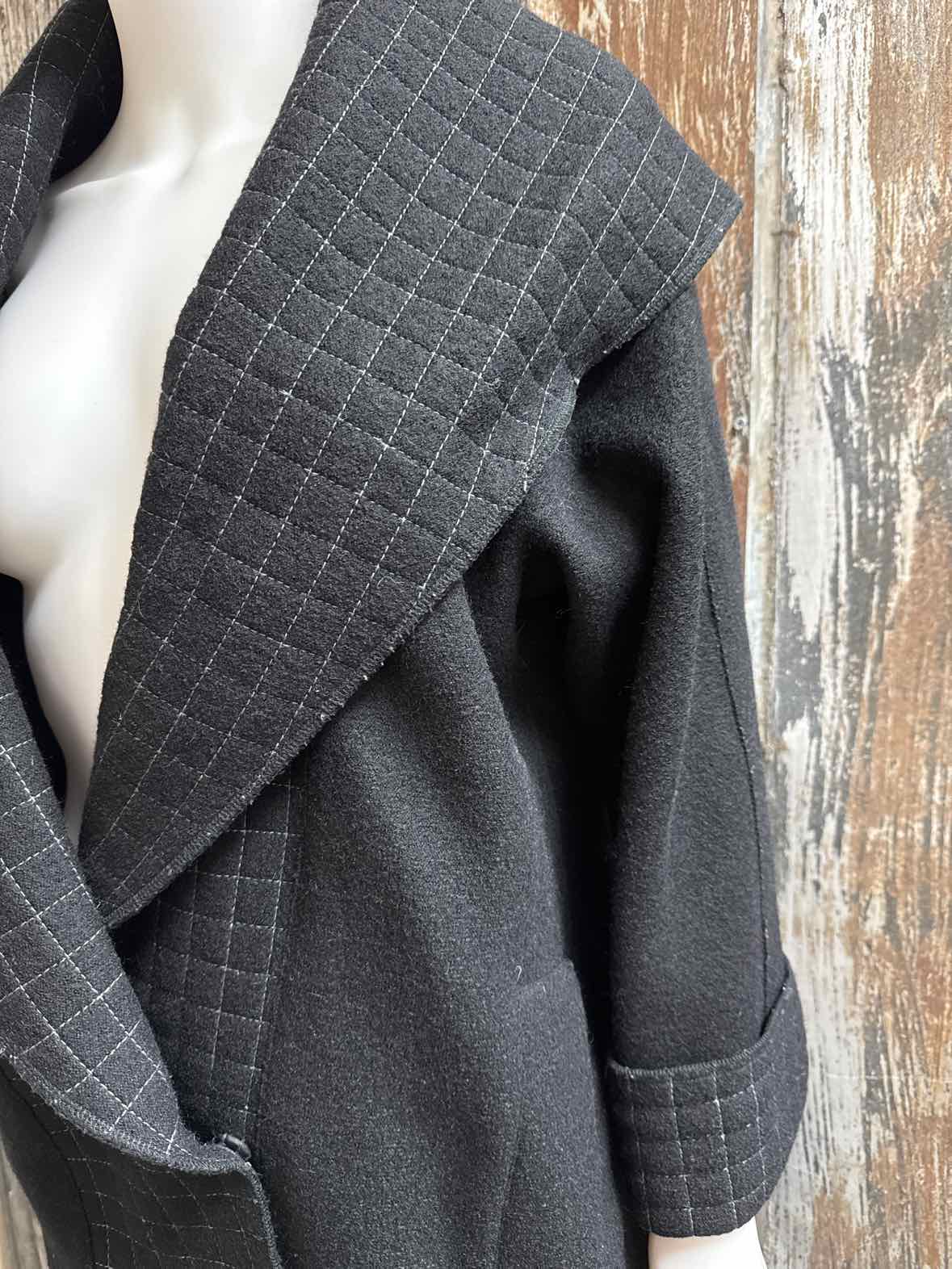 Beyond Threads Size small Black Jacket