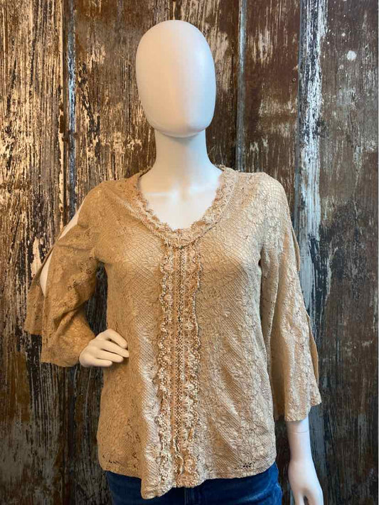 Cable & Gauge Size Medium Brown Lace tops