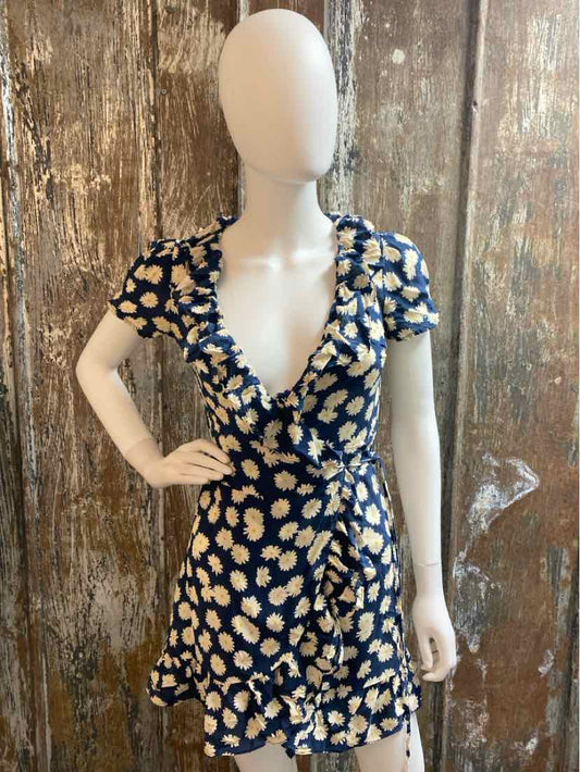 Realisation Size extra small/small Navy Floral Dress