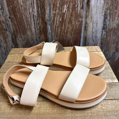 Nisolo 9 Cream/Brown Sandals
