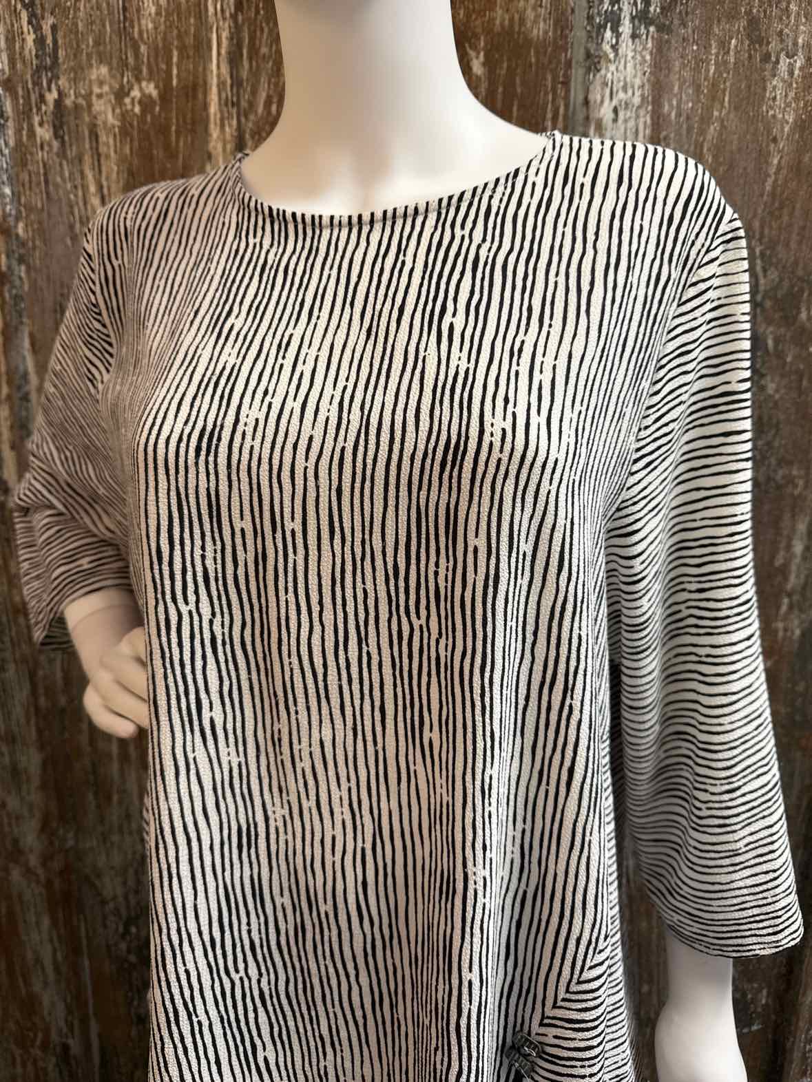 Niche Nilgun Derman Size Extra Large White/Black Print tops
