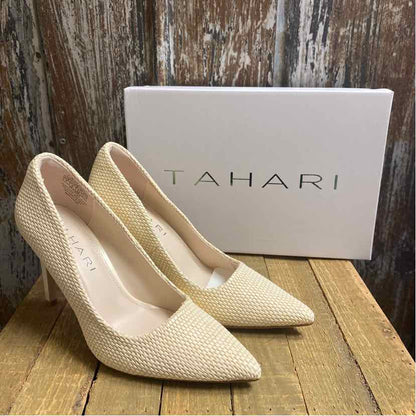 Tahari 7 Ivory Shoes