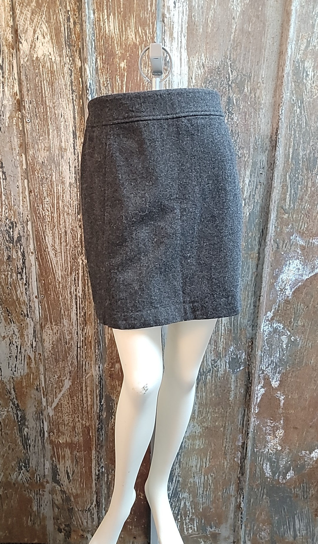 H & M Size 8 Gray Skirt