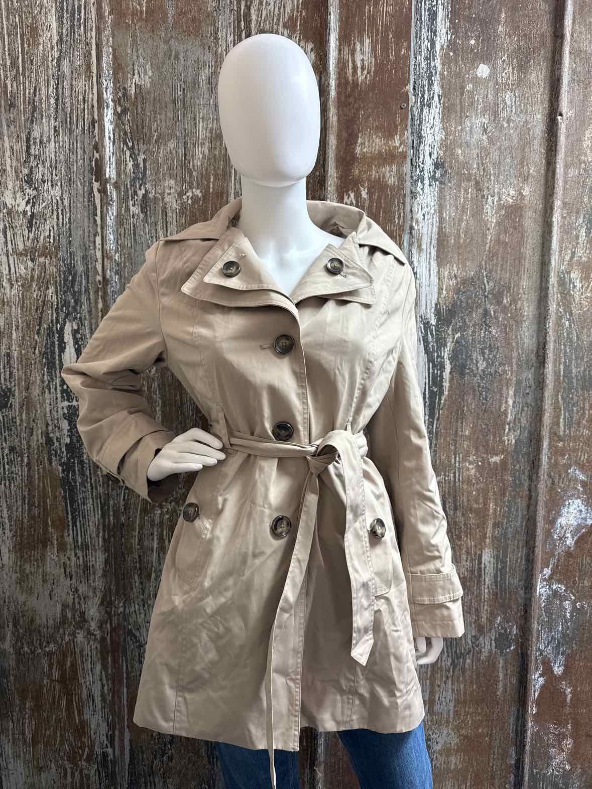 London Fog Size Medium Tan Trenchcoat