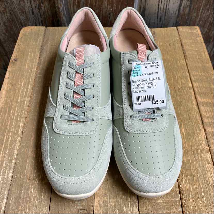 Vionic 7.5 Green Sneakers