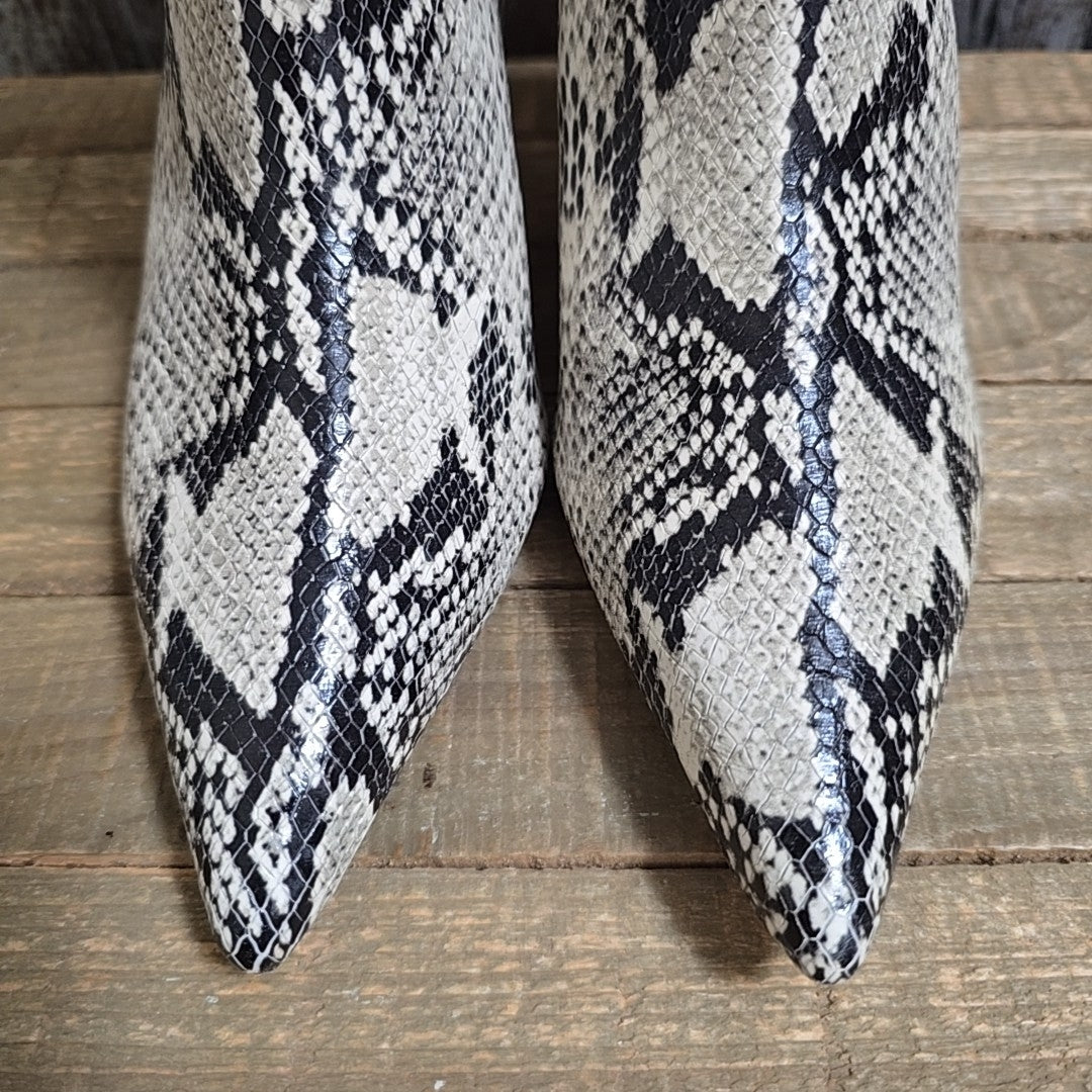 Schutz 9 snakeskin Boots