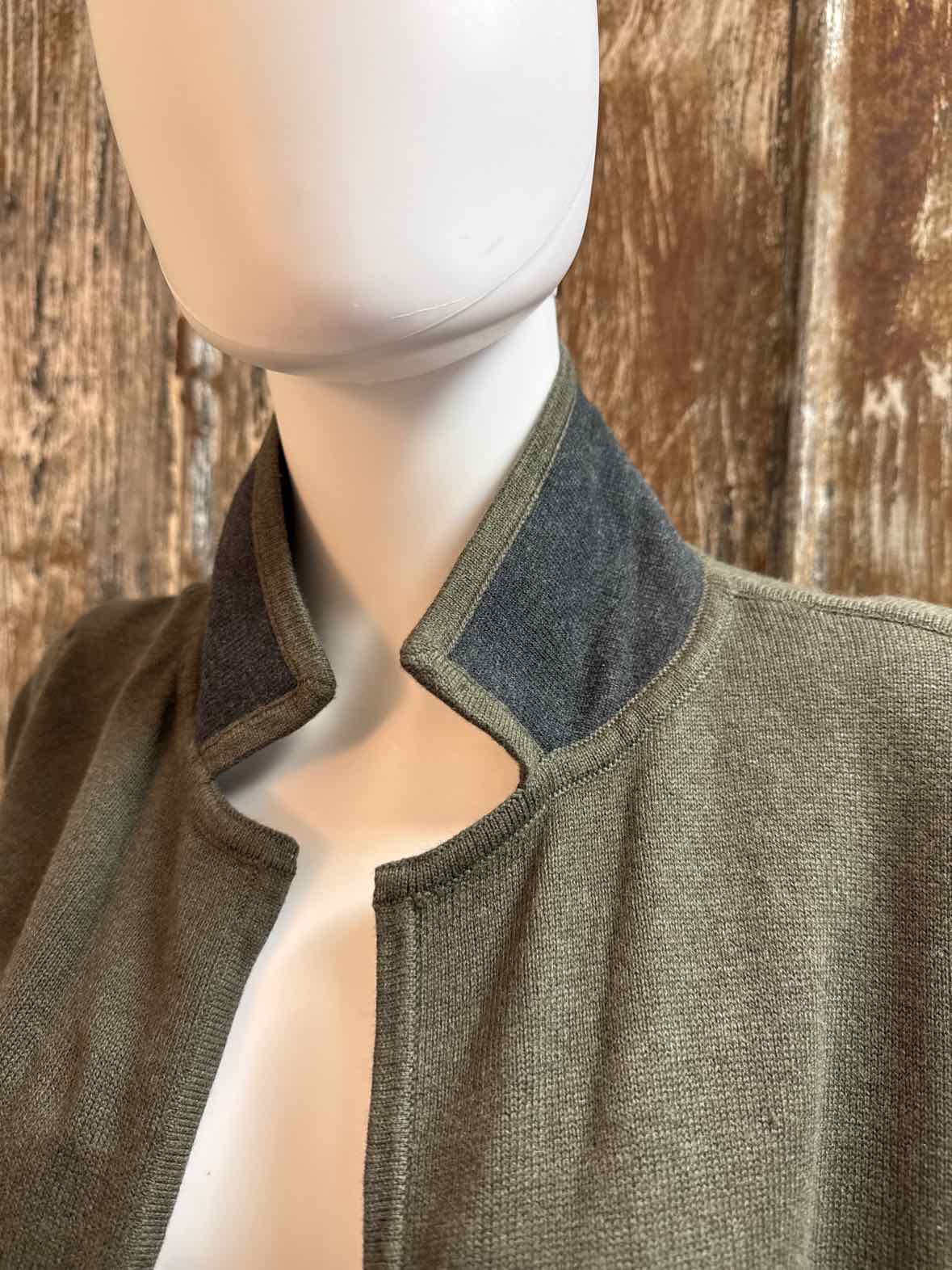 Banana Republic Size Large Green Cardigan