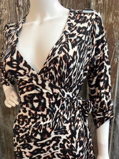 Calvin Klein Size 10 (Medium) Brown Print Dress