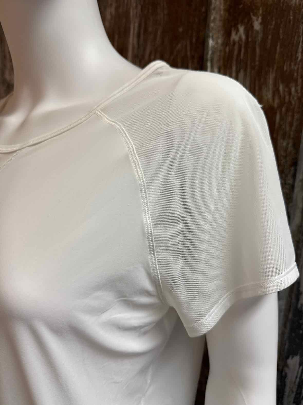 lululemon Size 8 (Medium) White tops