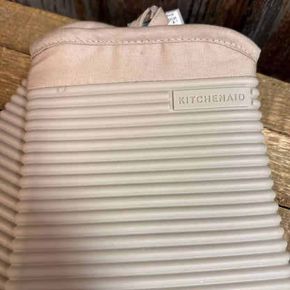 Kitchen Aid Pair of Oven Mitts