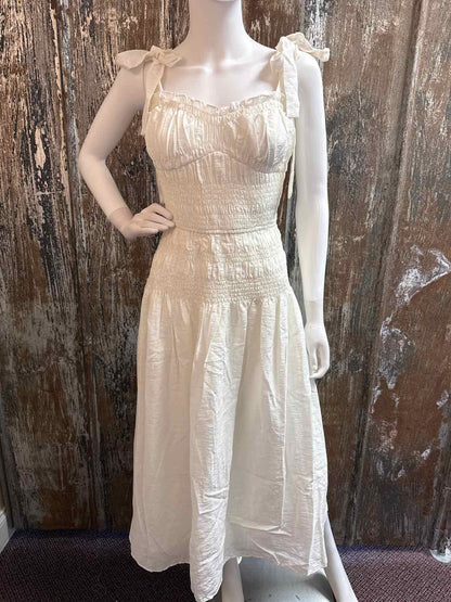Moon River Size Medium Cream Dress