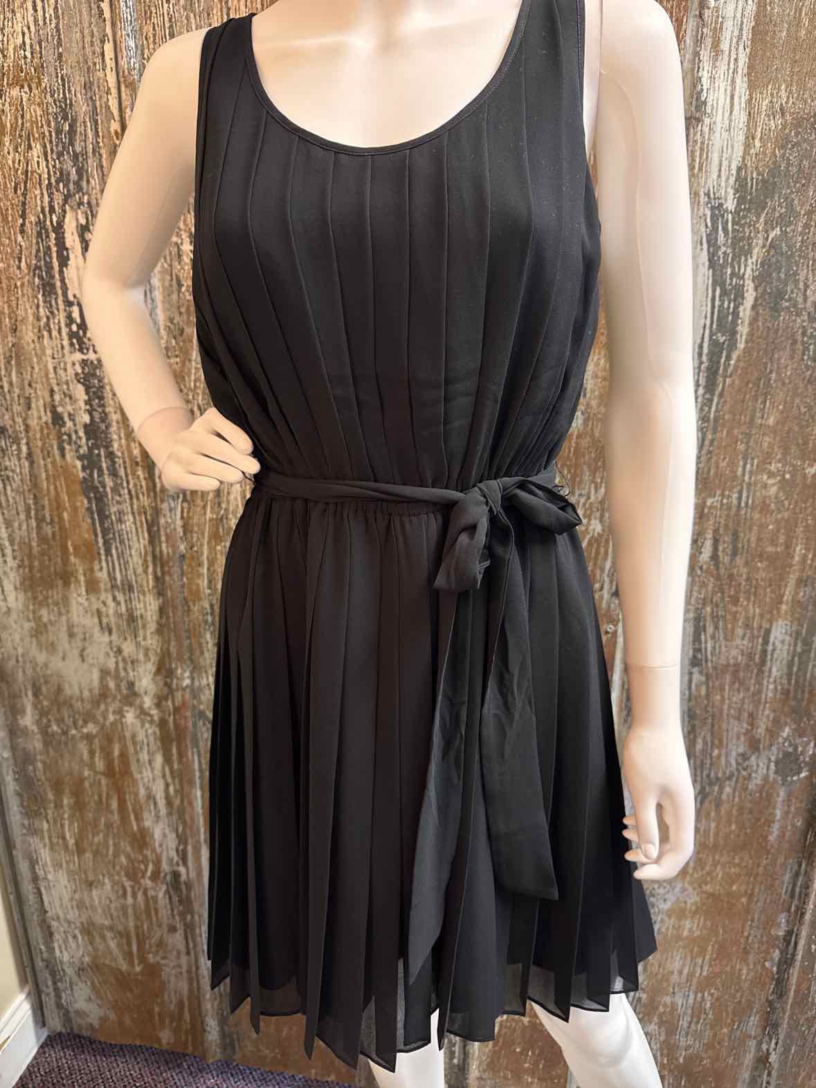 Banana Republic Size 6 Black Dress