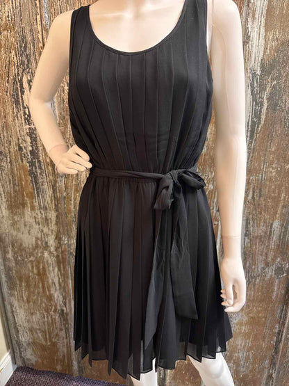 Banana Republic Size 6 Black Dress