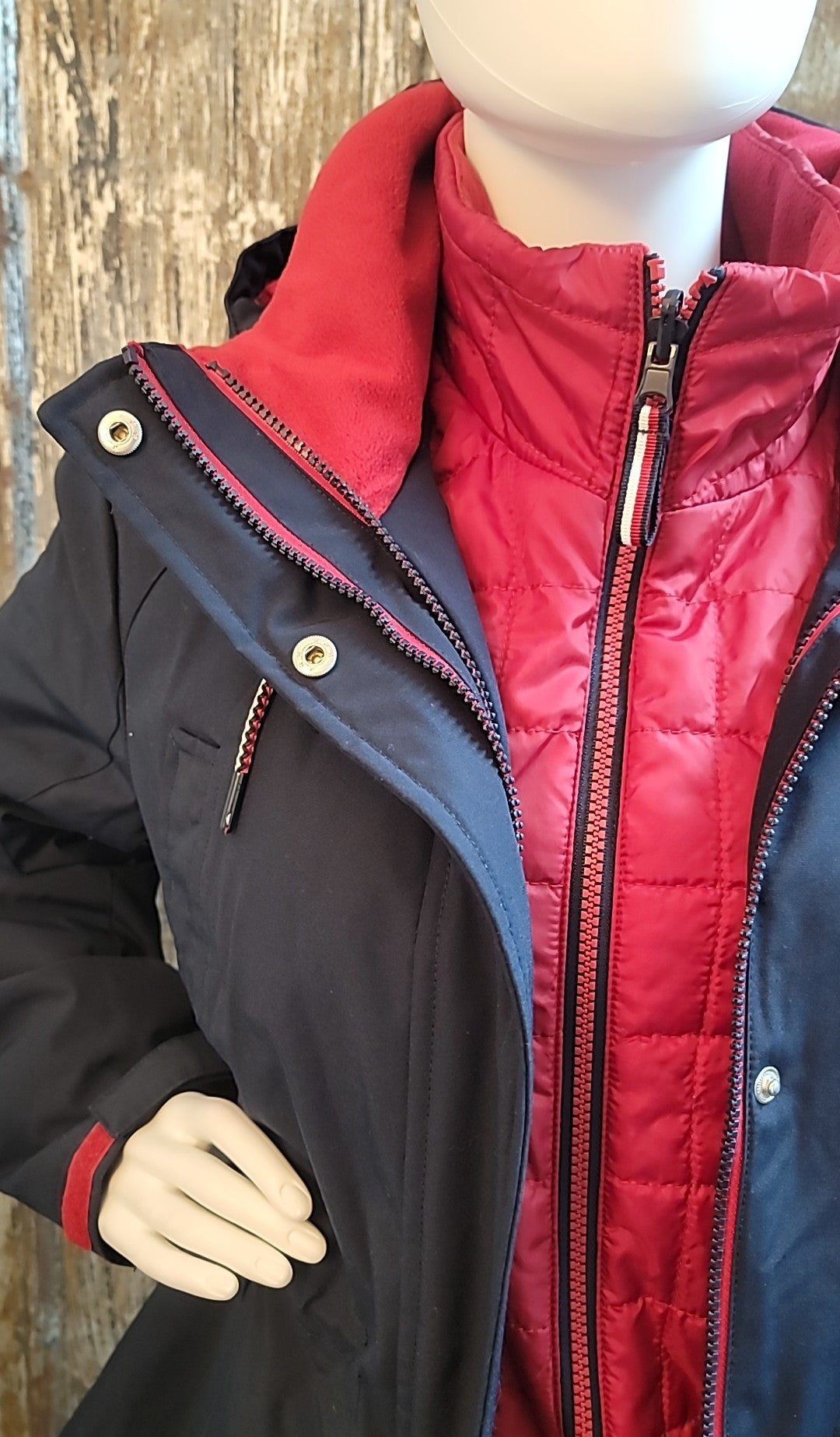 Tommy Hilfiger Size Large Navy & Red Winter Coat