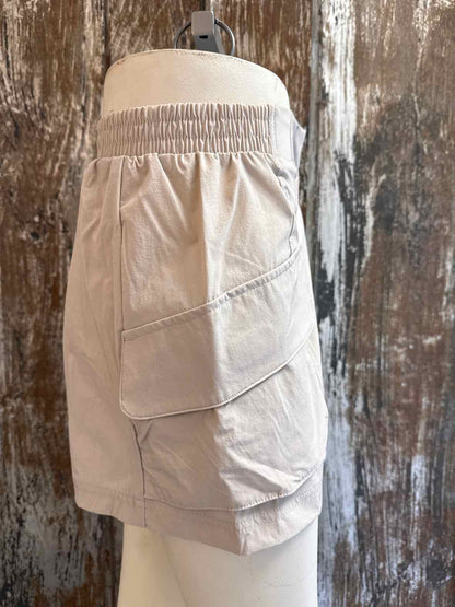 avalanche Size Small (4/6) Tan Shorts