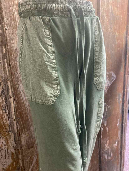 Daily Practice Size Extra Small (0/2) Green Pants