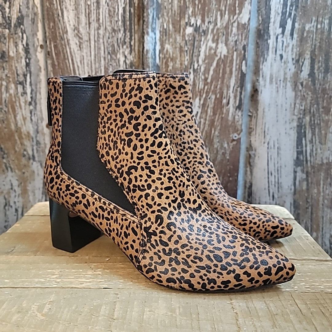 Cole Haan 8 Brown Leopard Boots