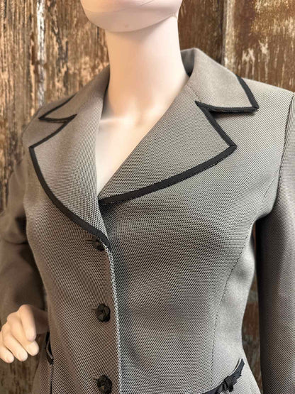 Tahari - Arthur S. Levine Size 4 (Small) black/white Blazer