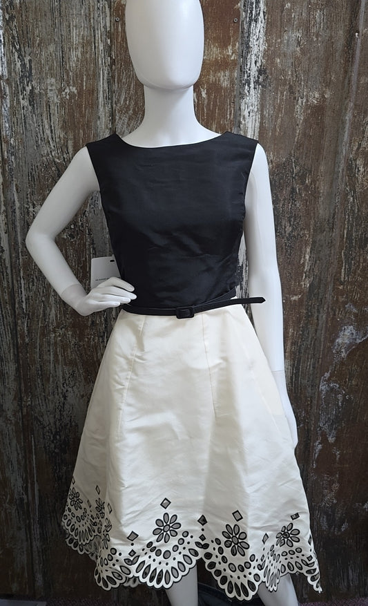 Oscar De La Renta Size small Black & Cream Dress