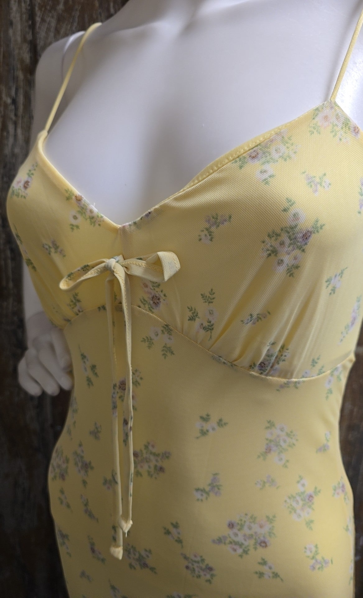 No Comment Size Medium Yellow Floral Dress