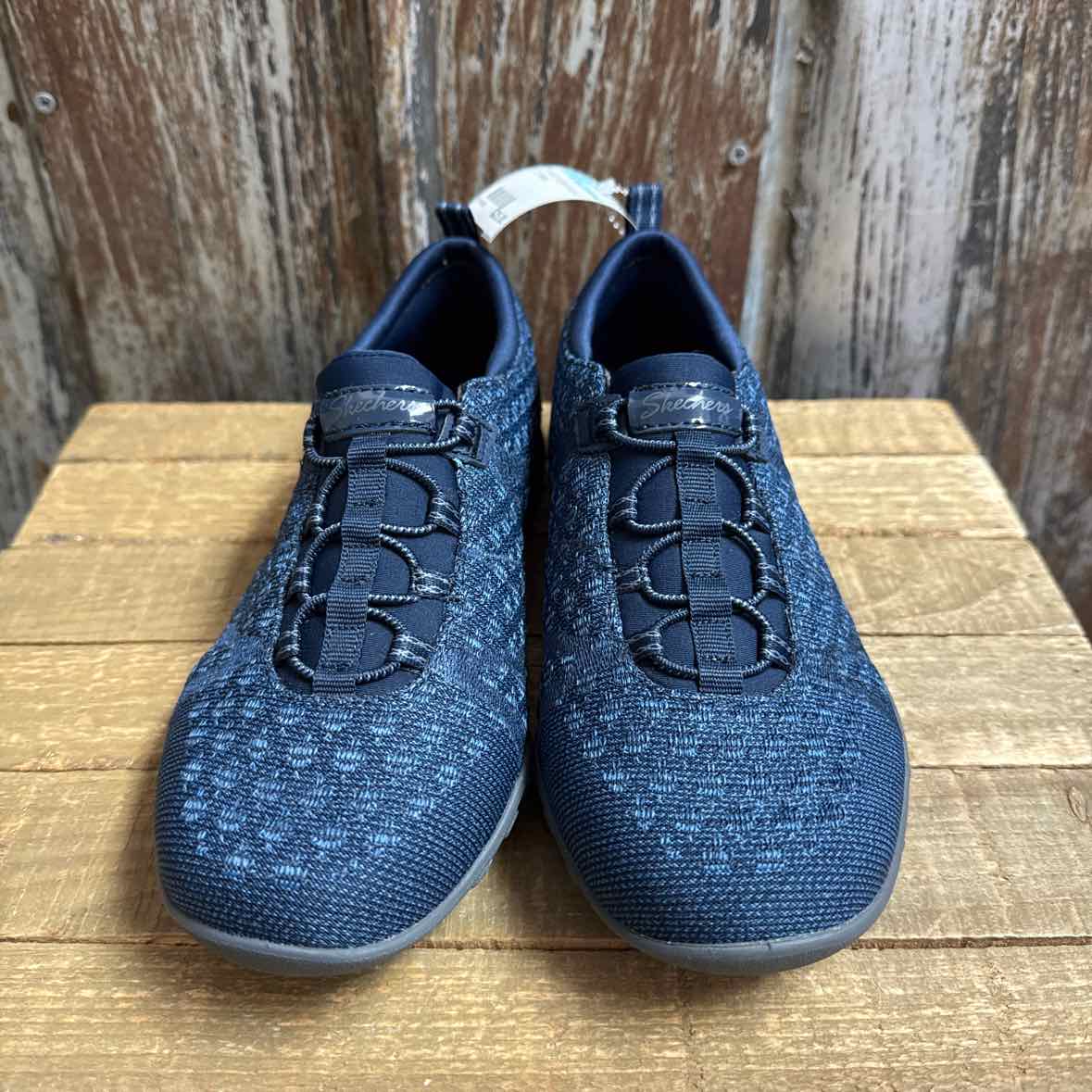 Skechers 6.5 Wide Navy Sneakers