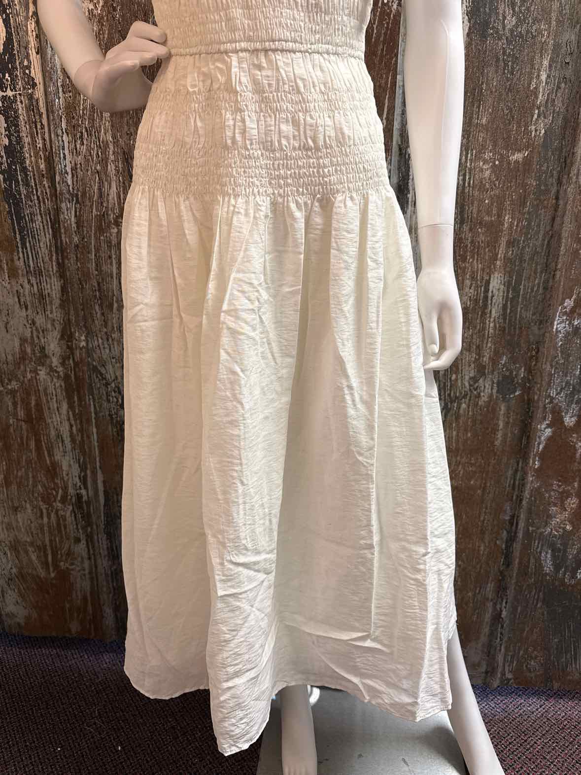 Moon River Size Medium Cream Dress