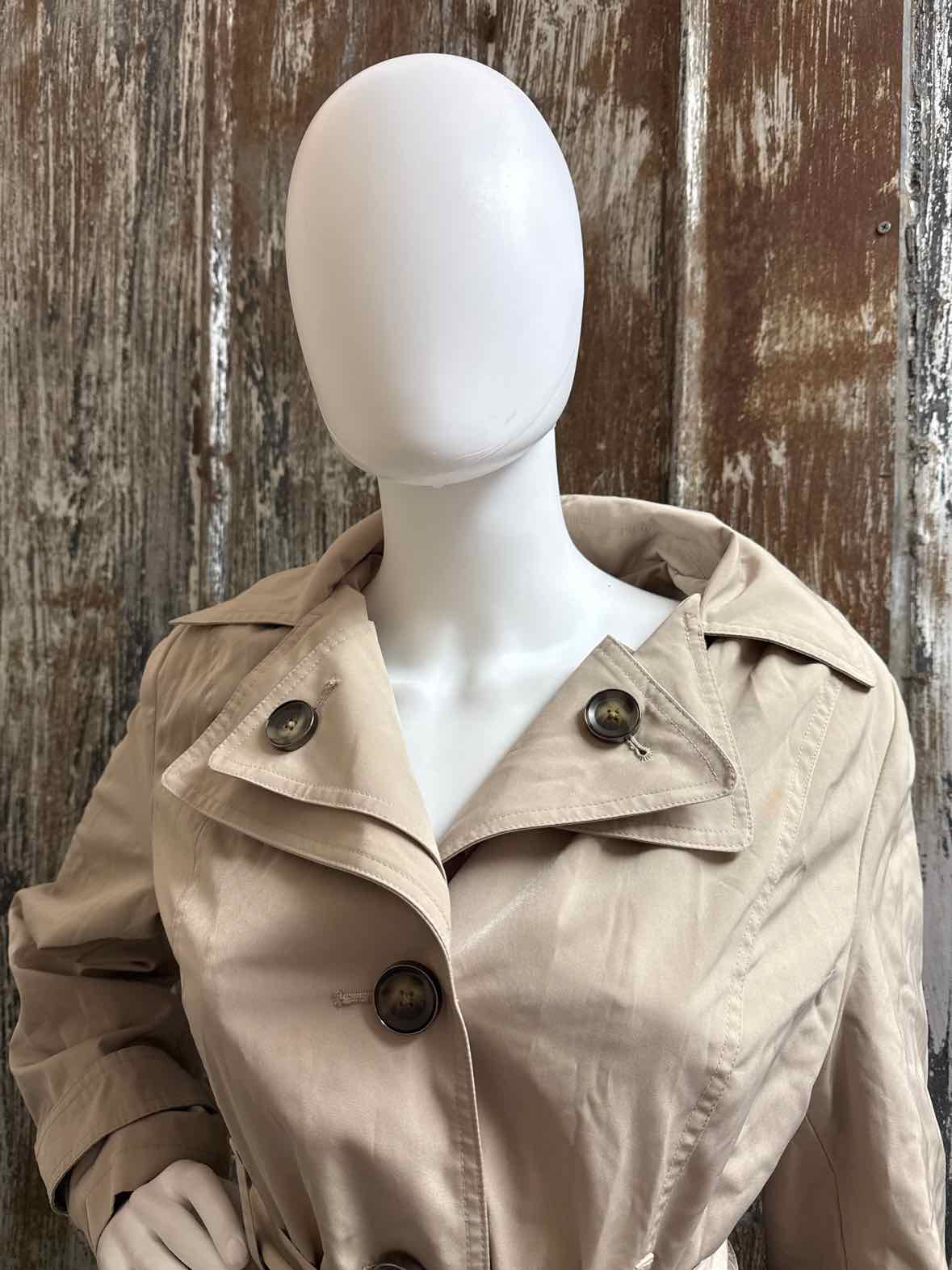 London Fog Size Medium Tan Trenchcoat