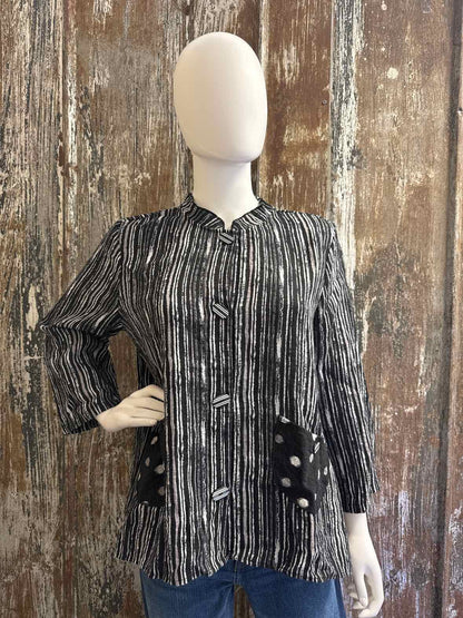Habitat Size Medium Black Print tops