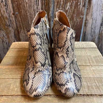 Report 7.5 Tan Print Shoe Booties