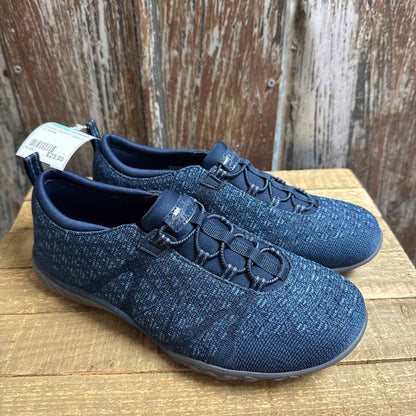 Skechers 6.5 Wide Navy Sneakers