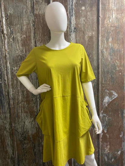 comfy Size Medium Chartreuse Dress