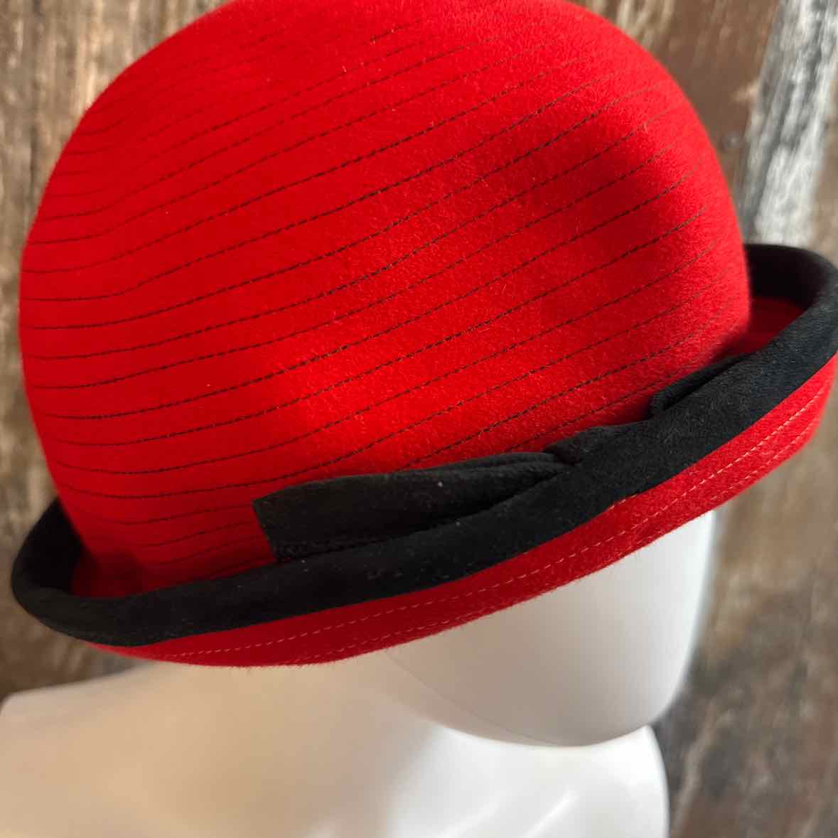 Emme Boutique Size One Size Red Hat