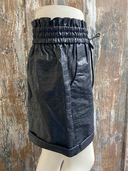 Zenana Size Large (12/14) Black Shorts