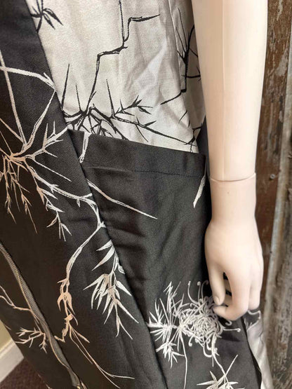 IC by Connie Size Large Black & Silver Print Dress