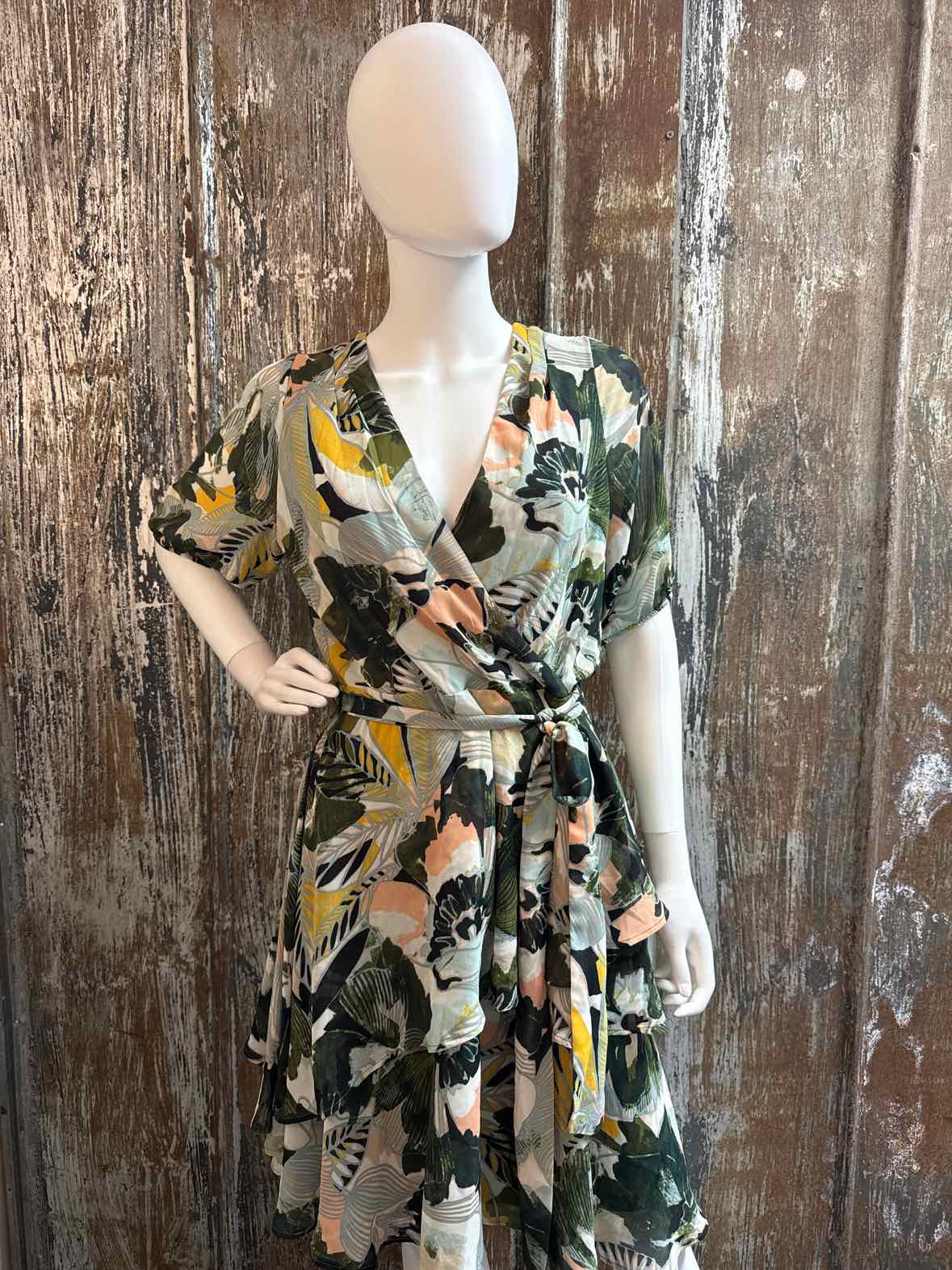 Tahari Size 12 (Large) Green Print Dress