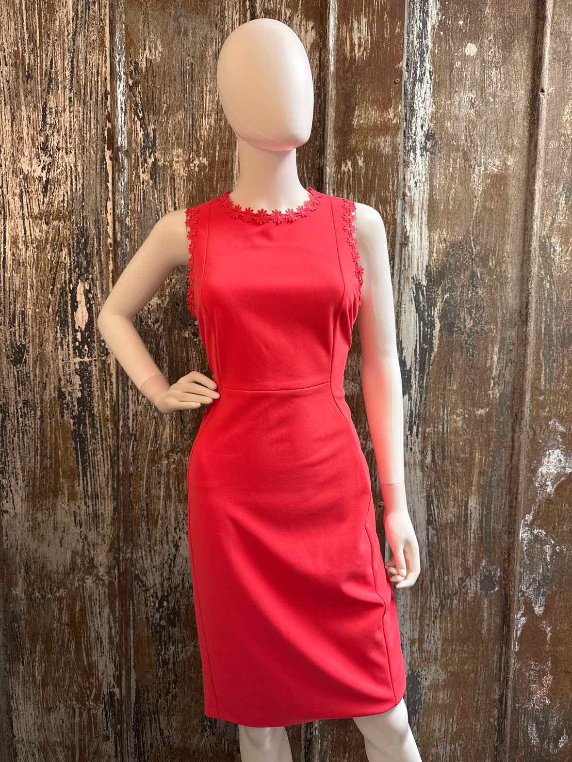 Calvin Klein Size 8 (Medium) Coral Dress