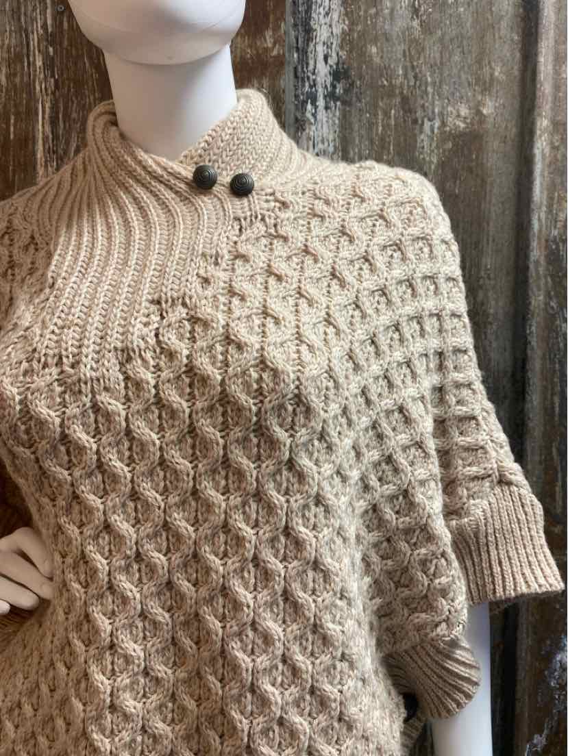 Aran Mor Size Small/Medium Cream Sweater