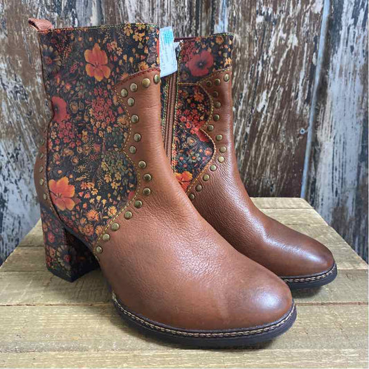 L' Artiste 7.5 Brown floral print Shoe Booties