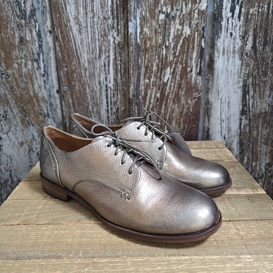 Frye 8 Gold Shoes