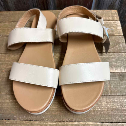 Nisolo 9 Cream/Brown Sandals
