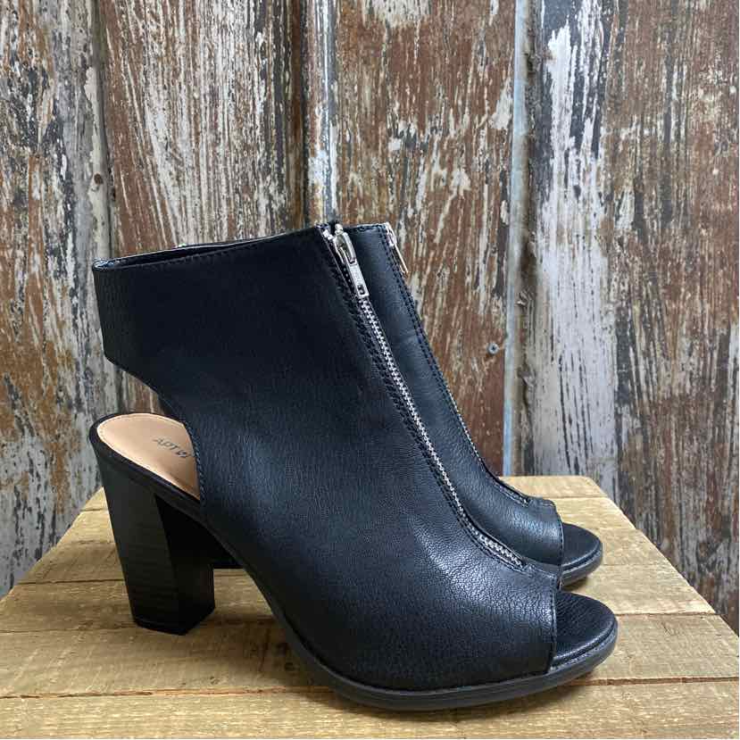 Apt. 9 9.5 Black Shoe Booties