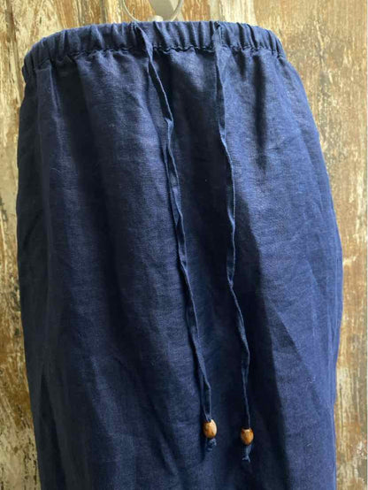 Tahari Size Medium (8/10) Navy Skirt